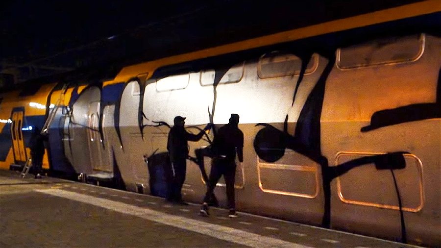 Sleeplezz — Netherlands Train Writing